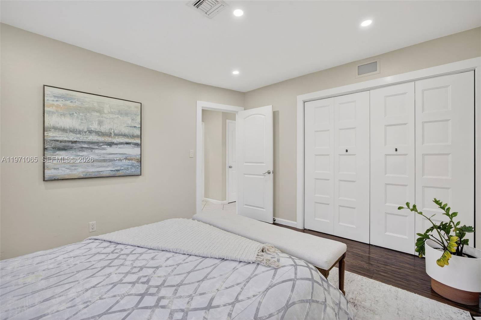 LAUDERDALE - Residential