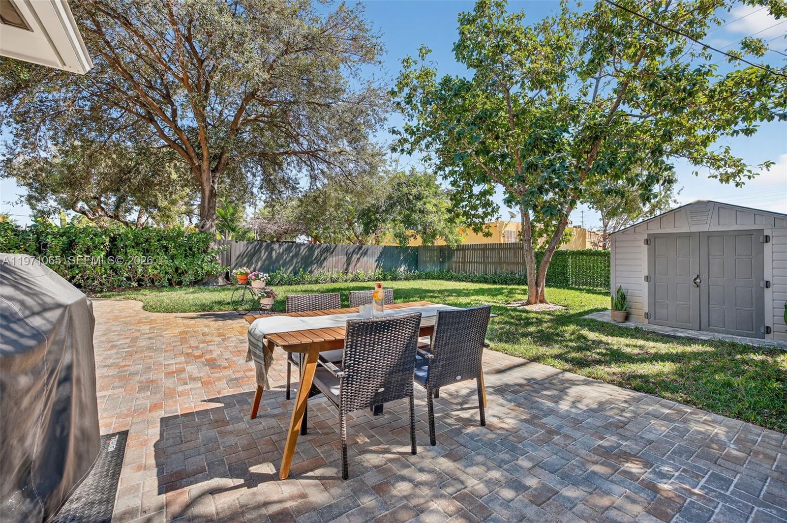 LAUDERDALE - Residential