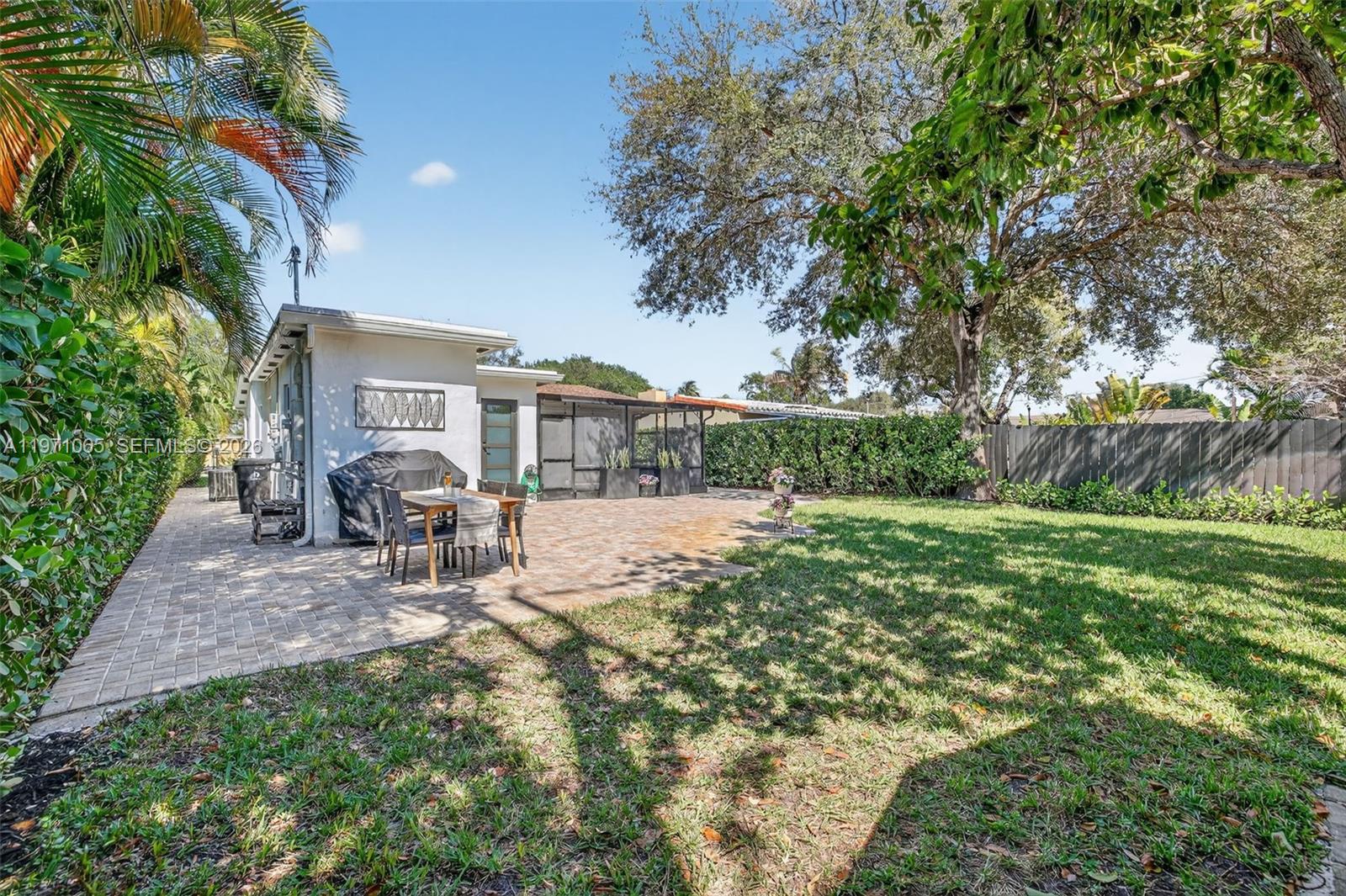 LAUDERDALE - Residential