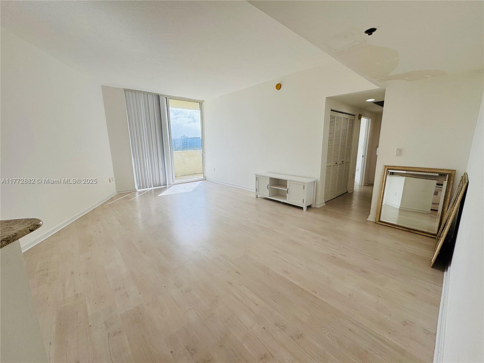 Property for Sale at 19501 W Country Club Dr 1006, Aventura, Miami-Dade County, Florida - Bedrooms: 1 
Bathrooms: 1  - $380,000