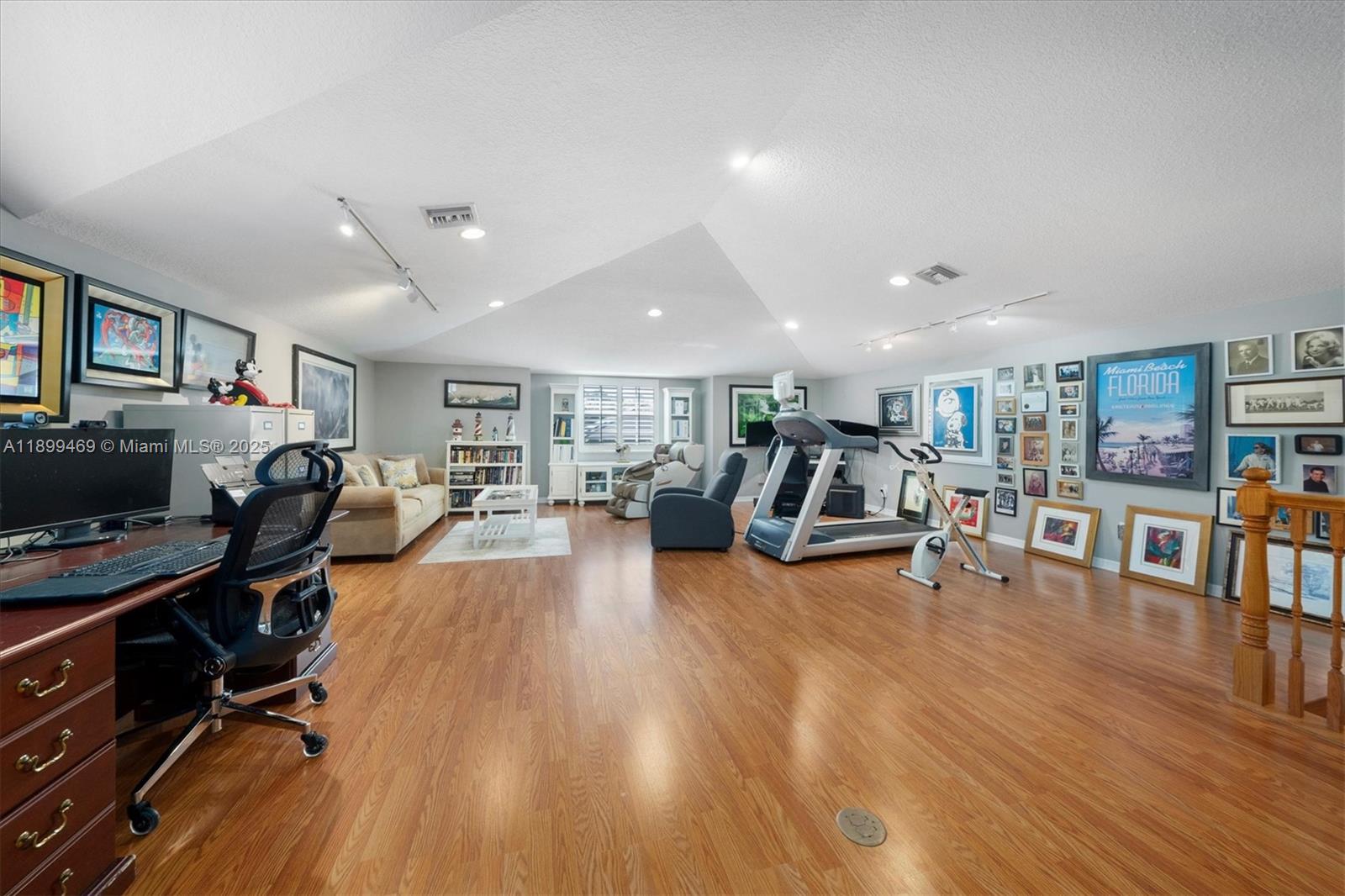 ROSEWOOD COURT SUBDIVISIO - Residential