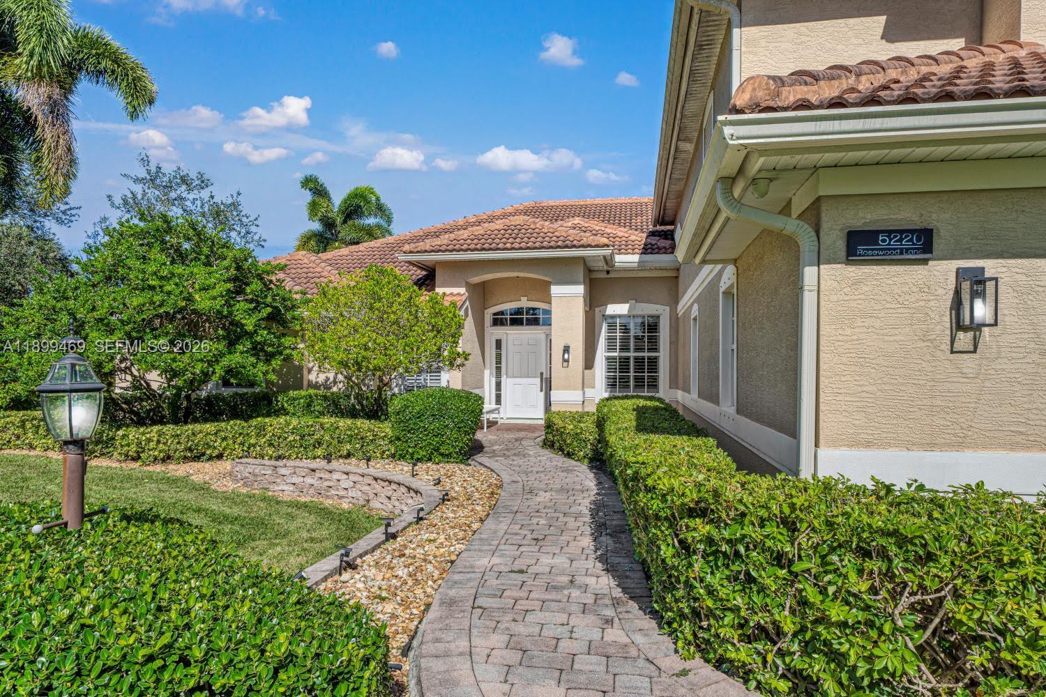 5220 Rosewood Ln - Image 1