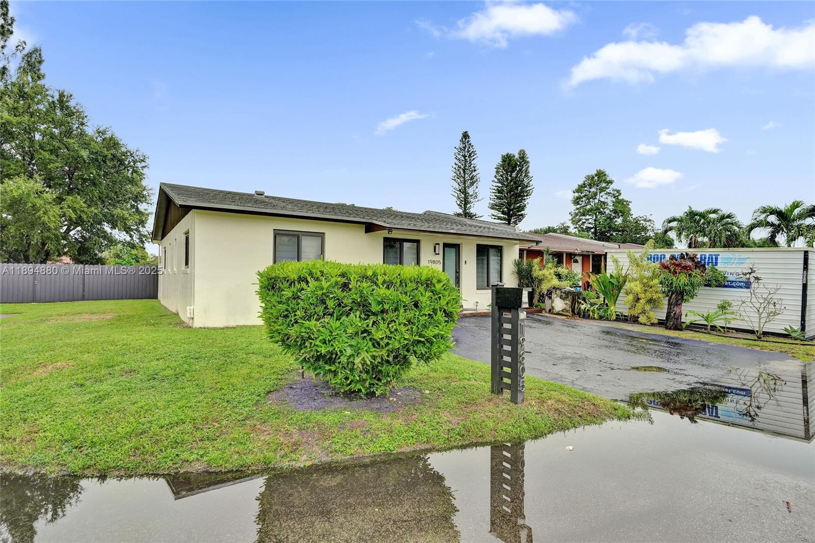 LESLIE ESTATES SEC FOUR - Residential Lease