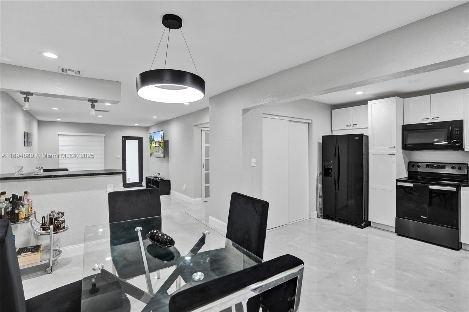 LESLIE ESTATES SEC FOUR - Residential Lease