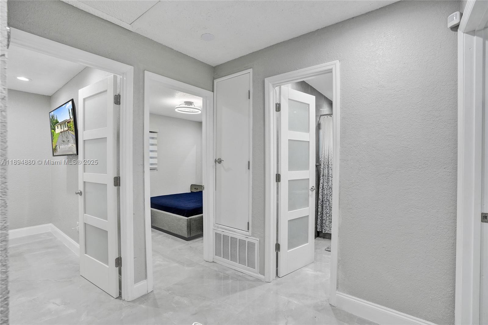 LESLIE ESTATES SEC FOUR - Residential Lease