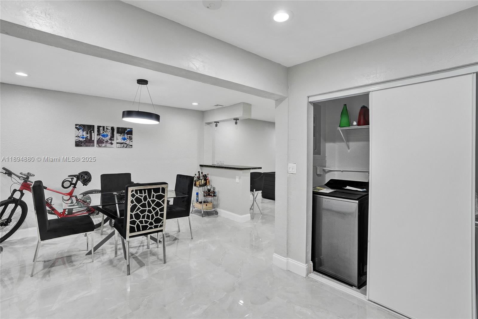 LESLIE ESTATES SEC FOUR - Residential Lease