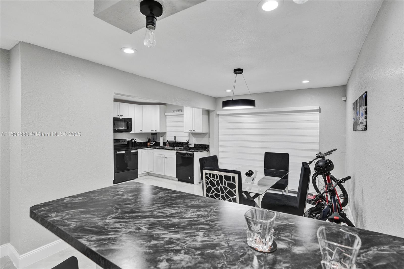 LESLIE ESTATES SEC FOUR - Residential Lease