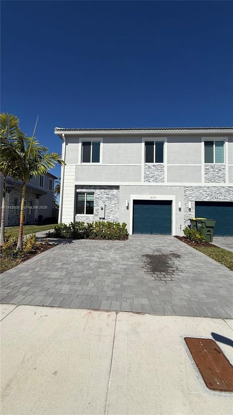 Photo of 679 SE 13th St Cir, Homestead, FL 33034 (MLS # A11992600)