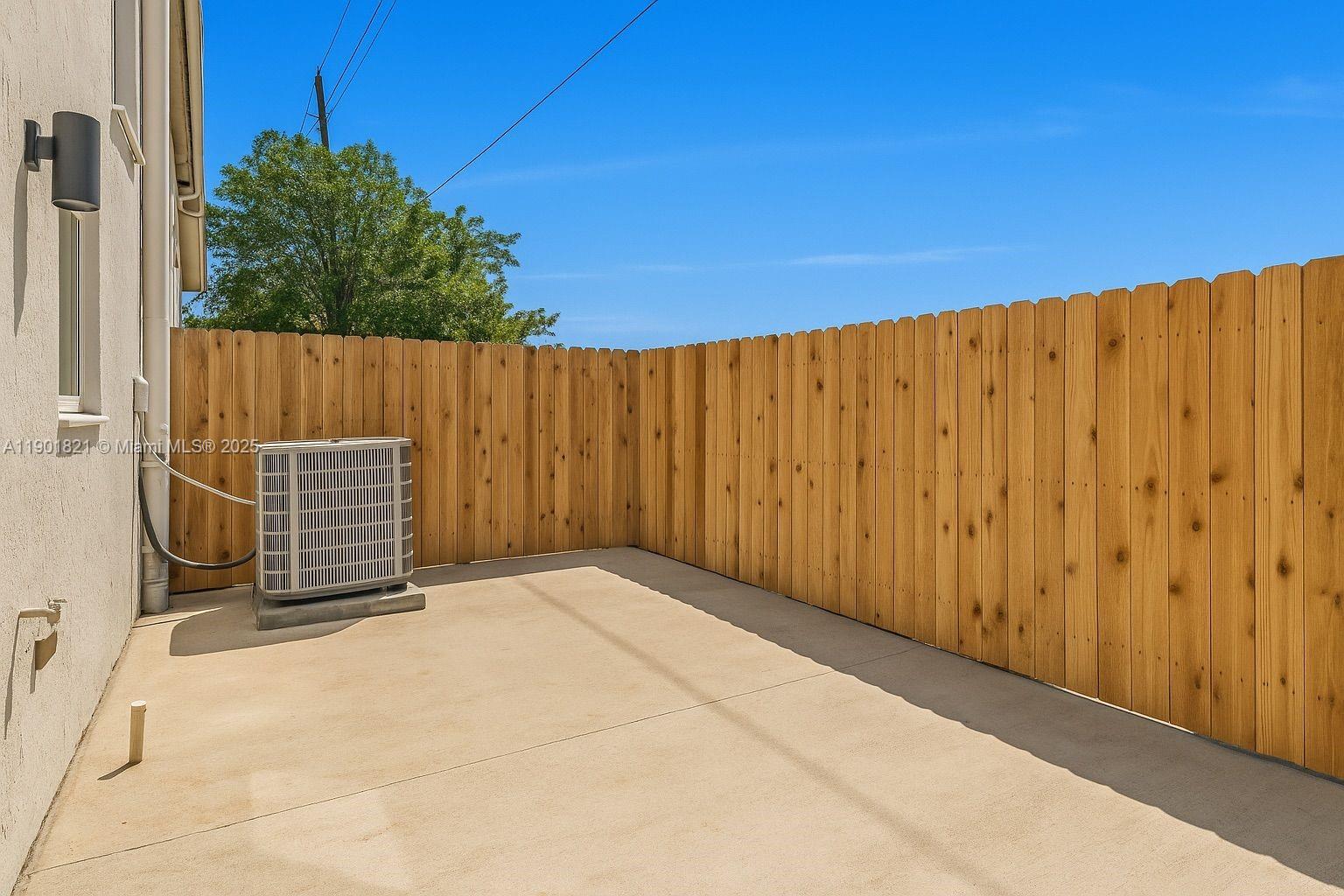 VENETIA GROVE - Residential
