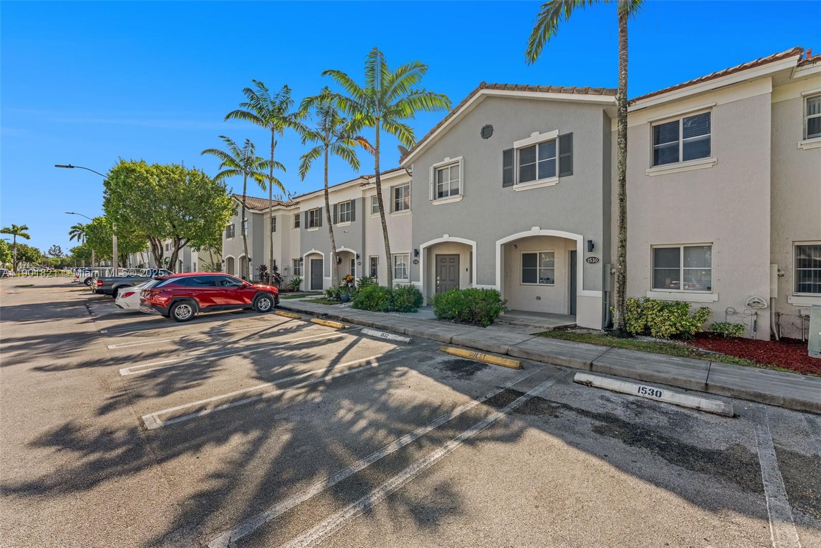 VENETIA GROVE - Residential