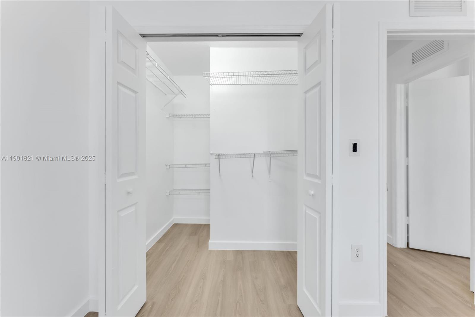 VENETIA GROVE - Residential