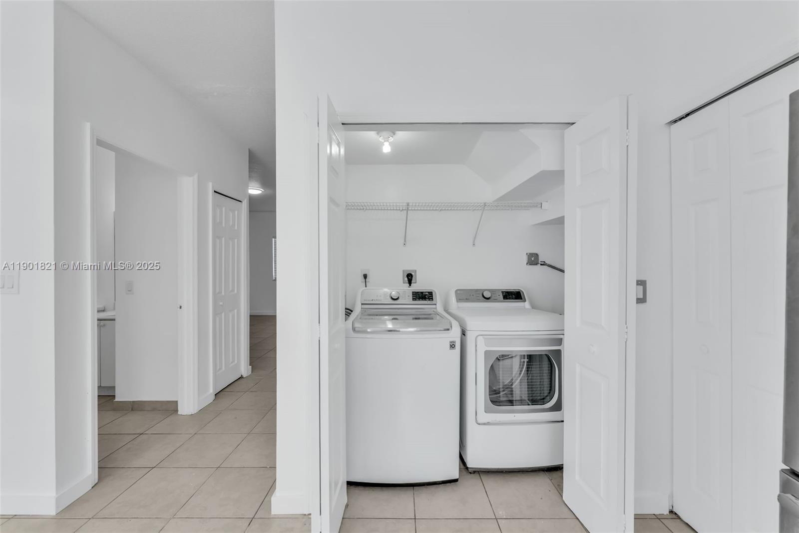 VENETIA GROVE - Residential