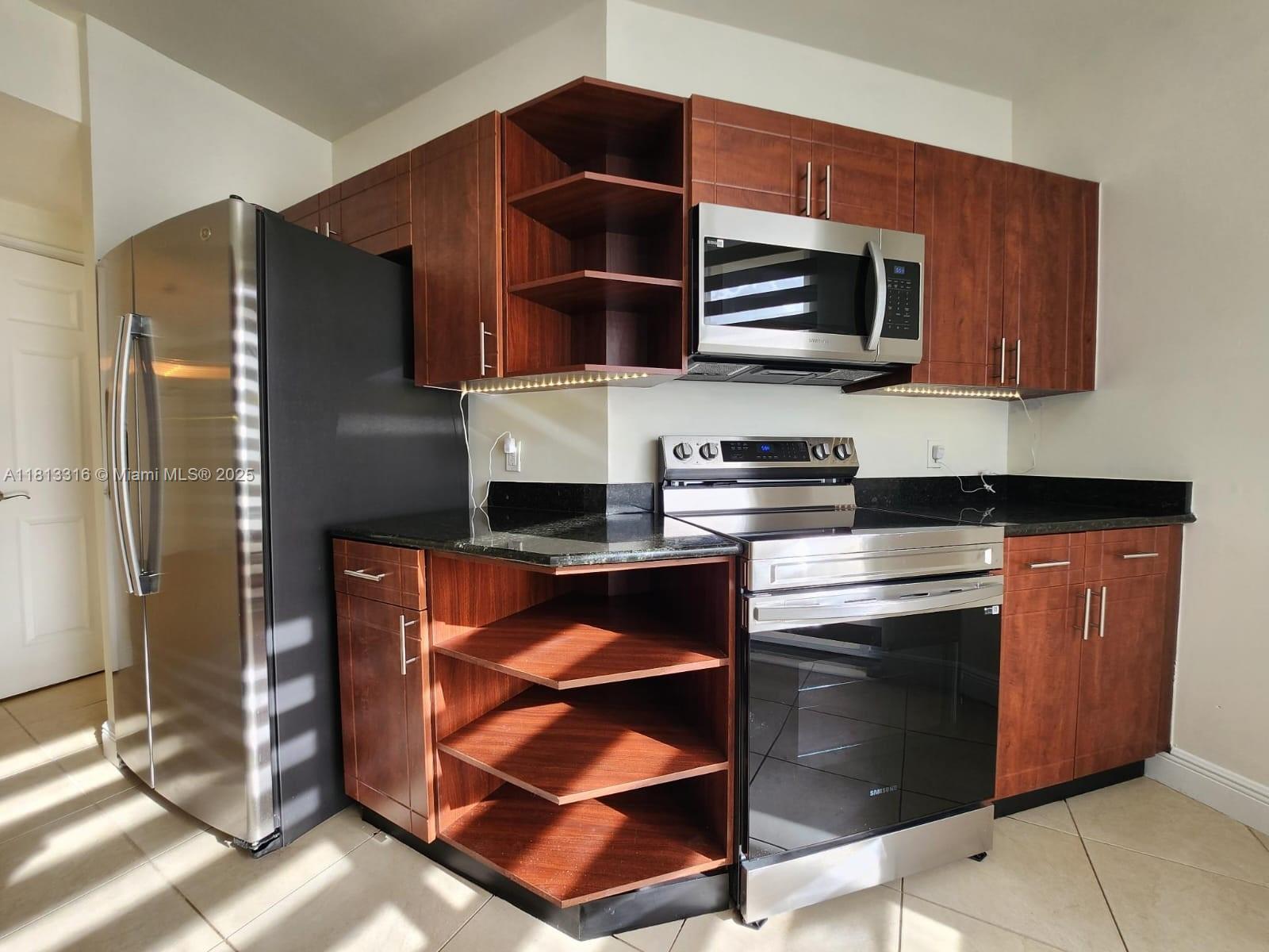 CATALONIA CONDO - Residential