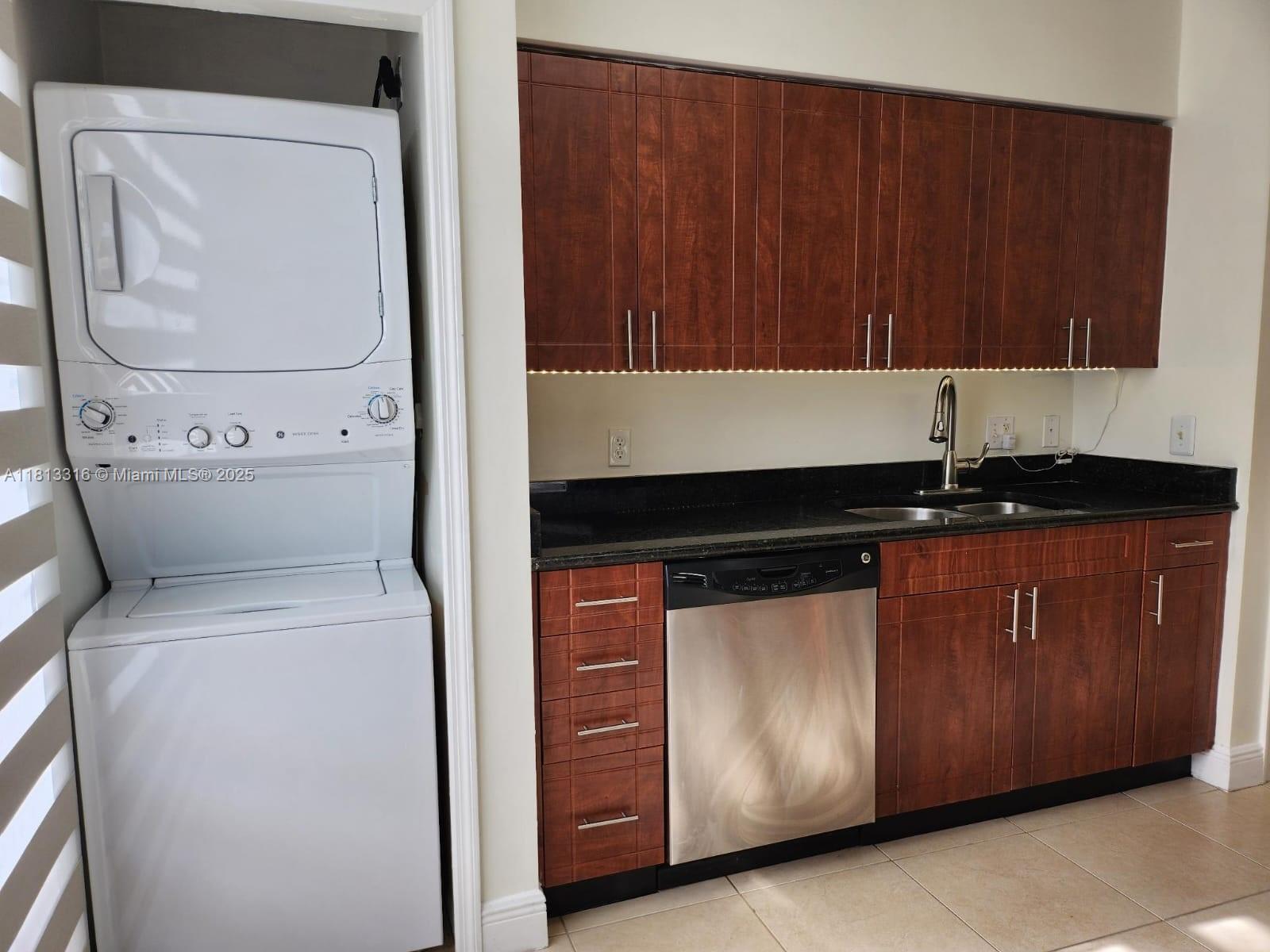 CATALONIA CONDO - Residential