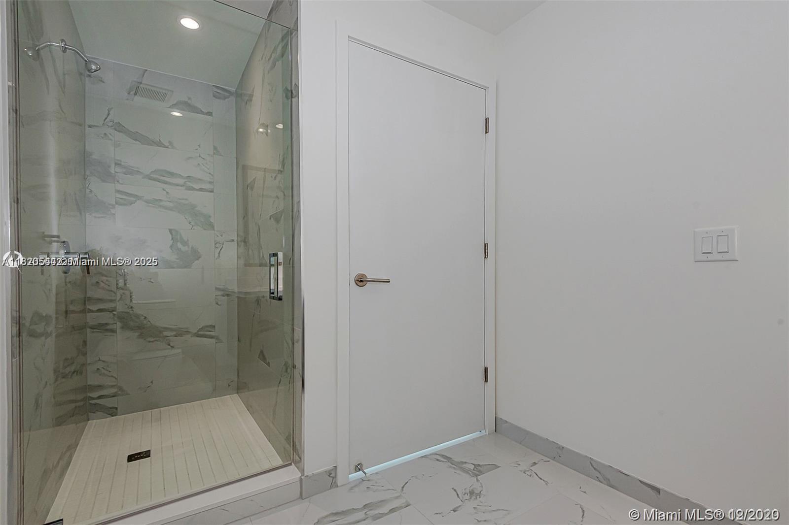 PARAMOUNT MIAMI WORLD - Residential