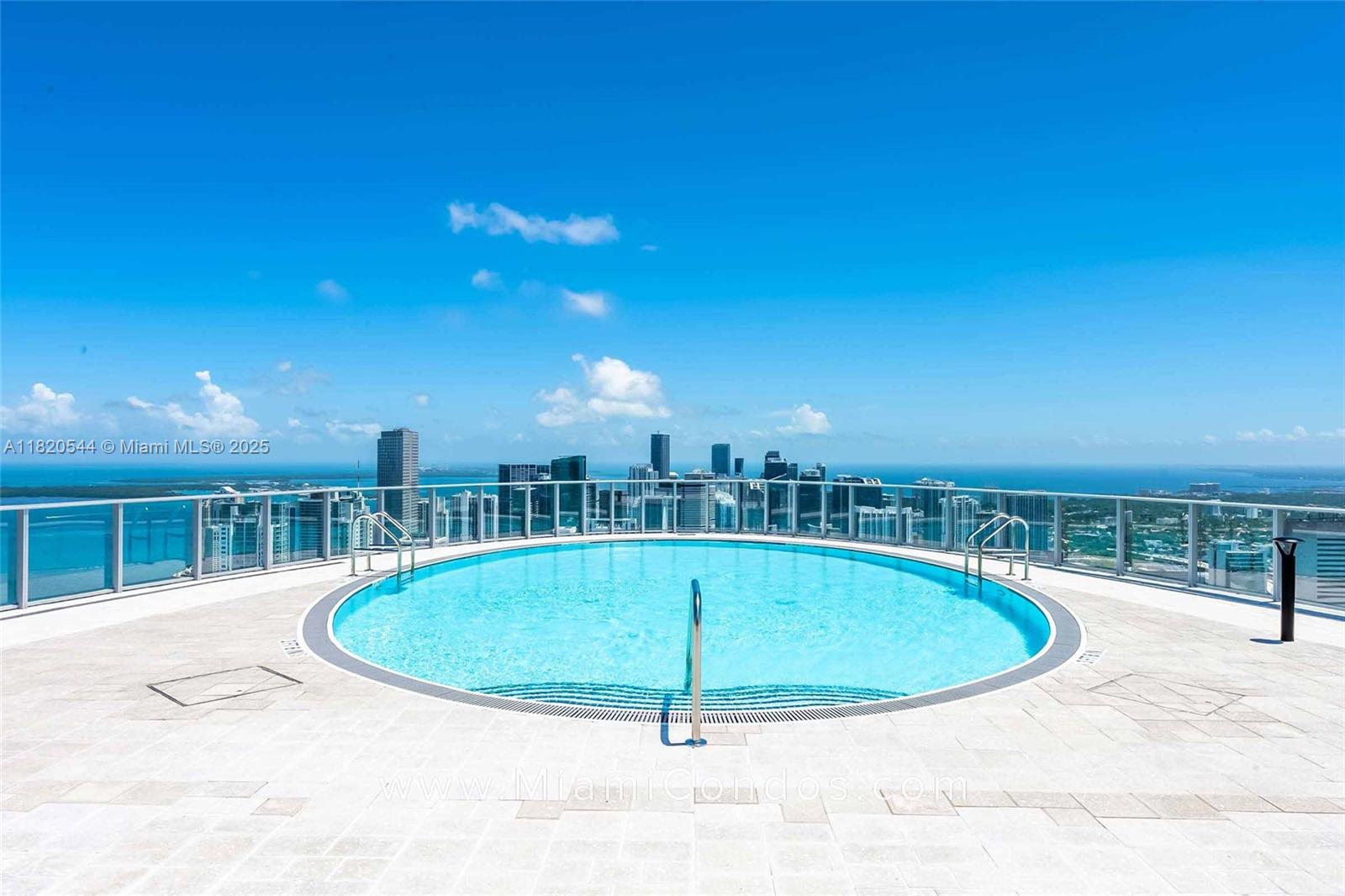 PARAMOUNT MIAMI WORLD - Residential