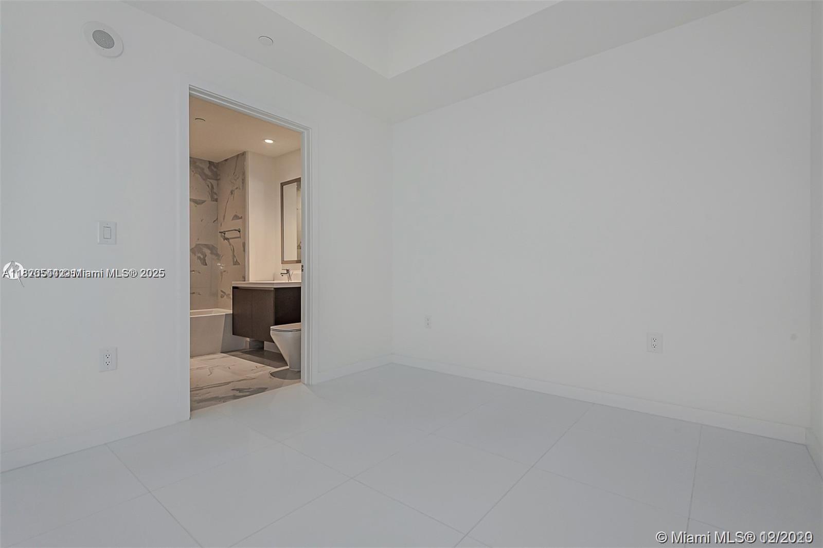 PARAMOUNT MIAMI WORLD - Residential