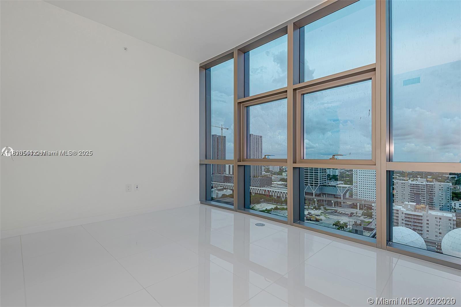 PARAMOUNT MIAMI WORLD - Residential