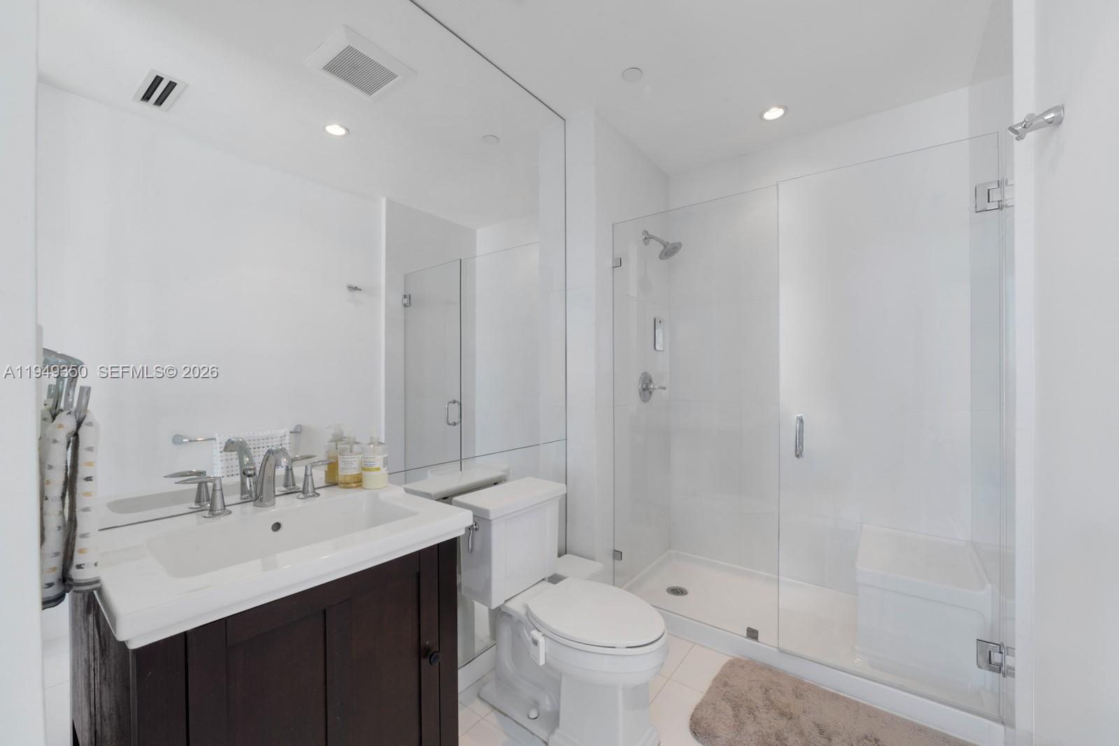 PARAMOUNT BAY CONDO - Residential