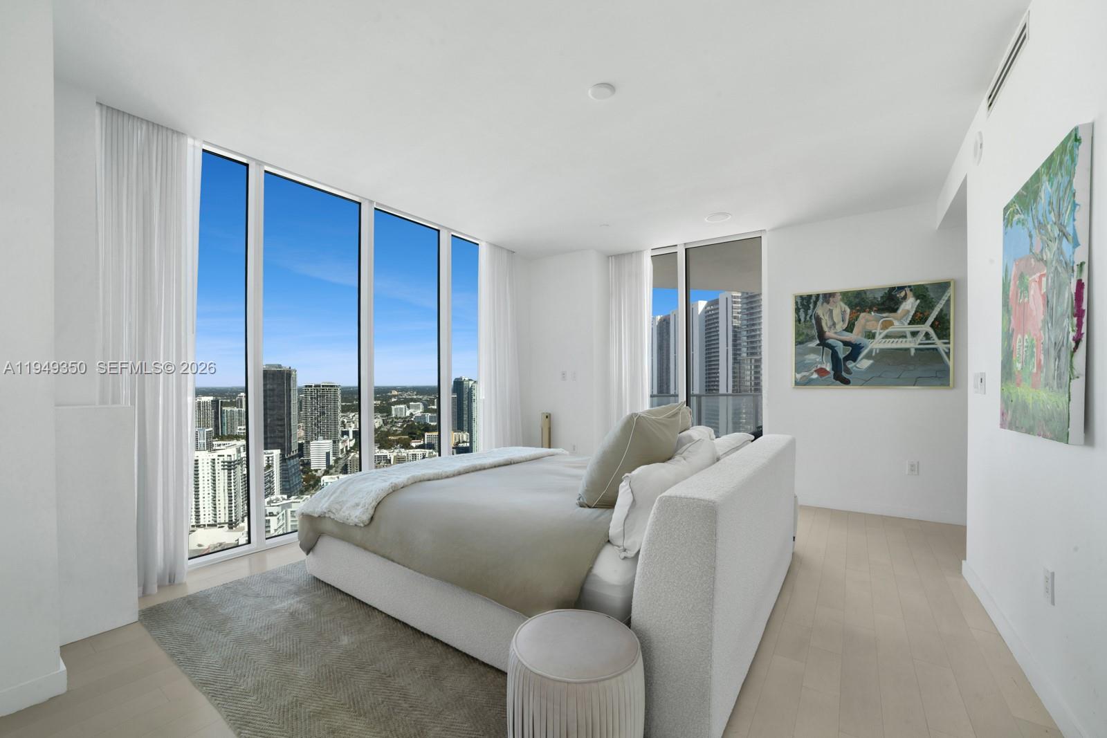 PARAMOUNT BAY CONDO - Residential