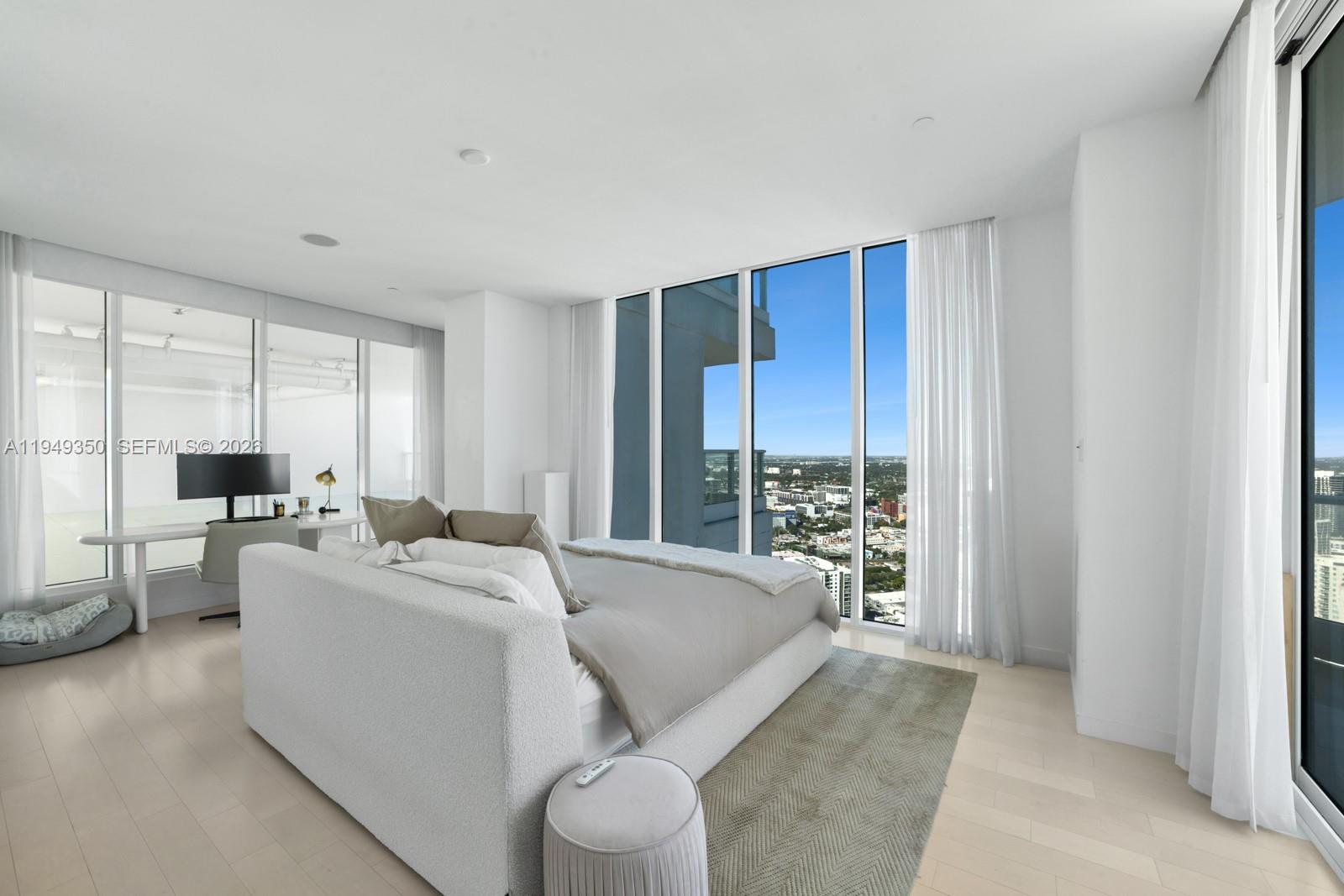 PARAMOUNT BAY CONDO - Residential