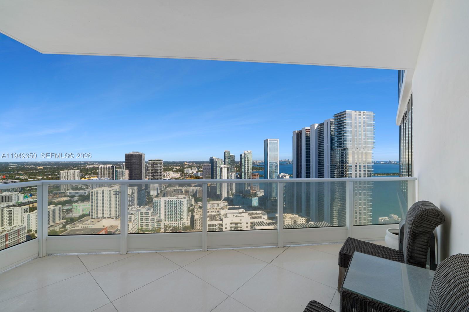 PARAMOUNT BAY CONDO - Residential