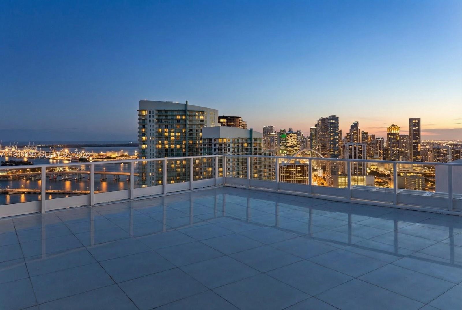 PARAMOUNT BAY CONDO - Residential