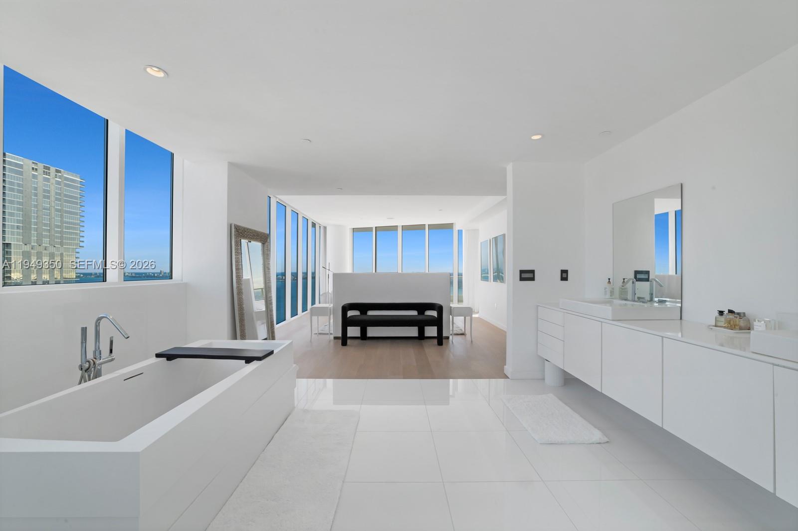PARAMOUNT BAY CONDO - Residential