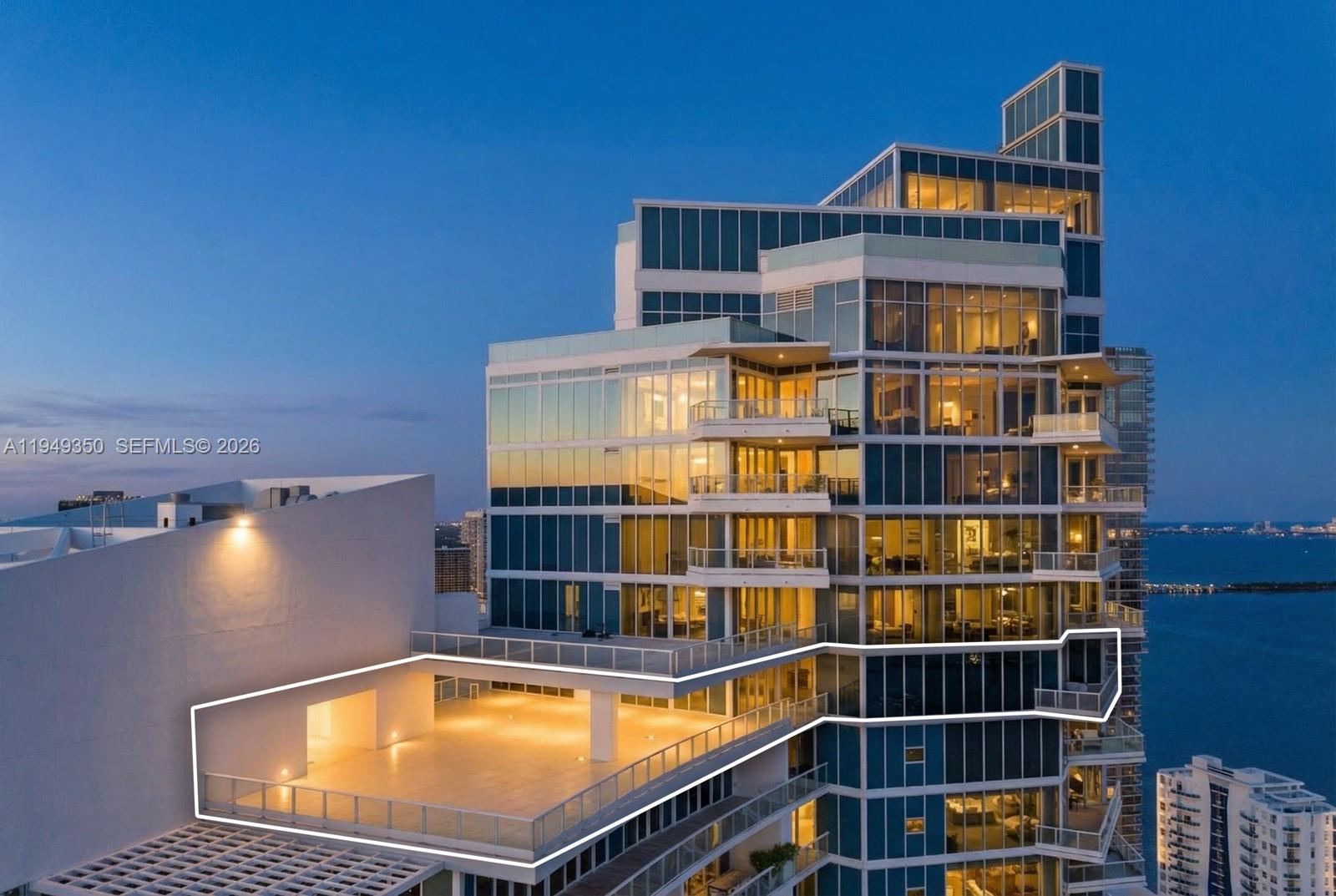 PARAMOUNT BAY CONDO - Residential