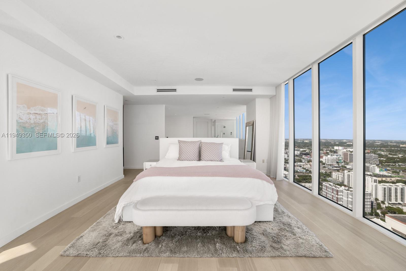 PARAMOUNT BAY CONDO - Residential