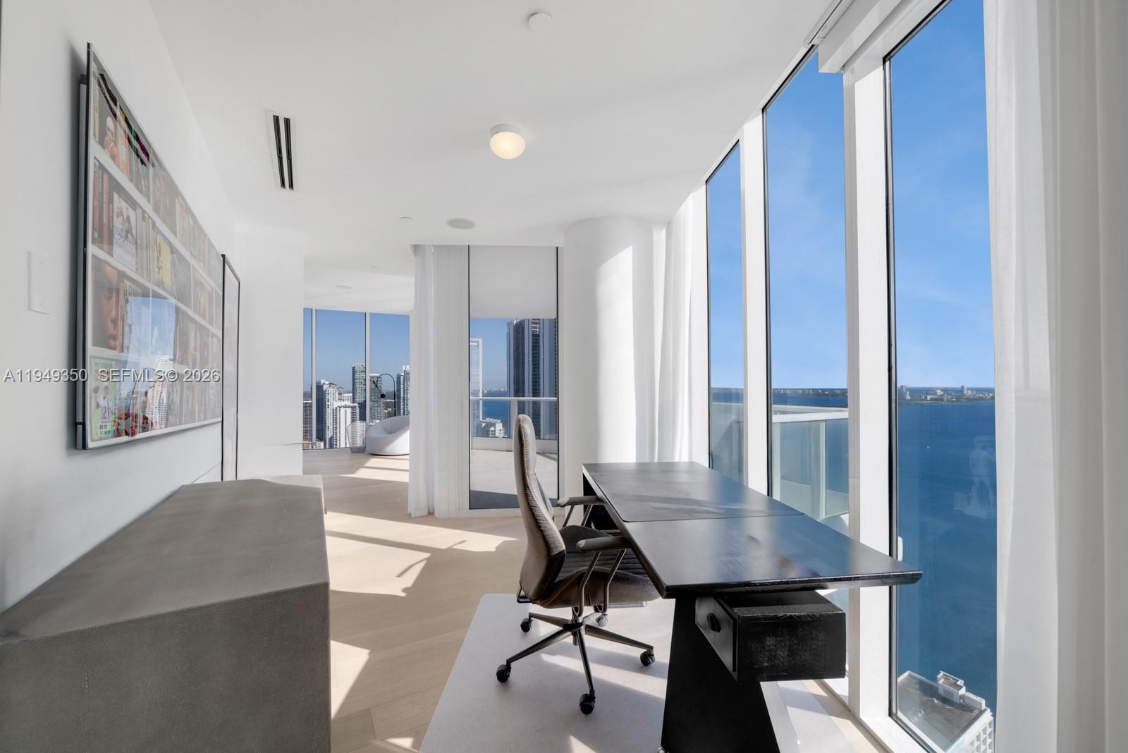 PARAMOUNT BAY CONDO - Residential
