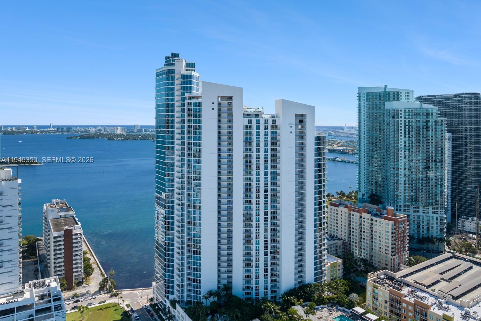 PARAMOUNT BAY CONDO - Residential
