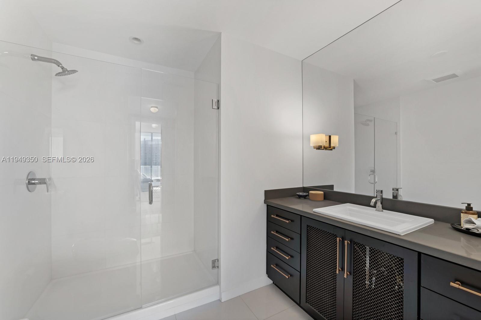 PARAMOUNT BAY CONDO - Residential