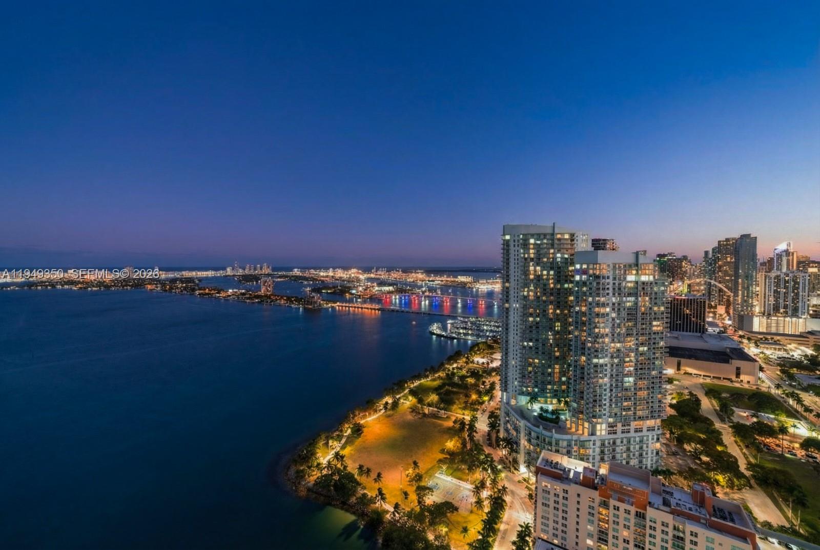 PARAMOUNT BAY CONDO - Residential