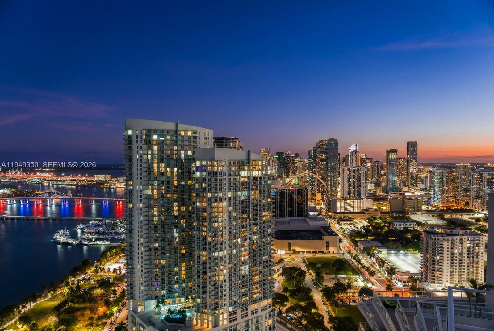 PARAMOUNT BAY CONDO - Residential