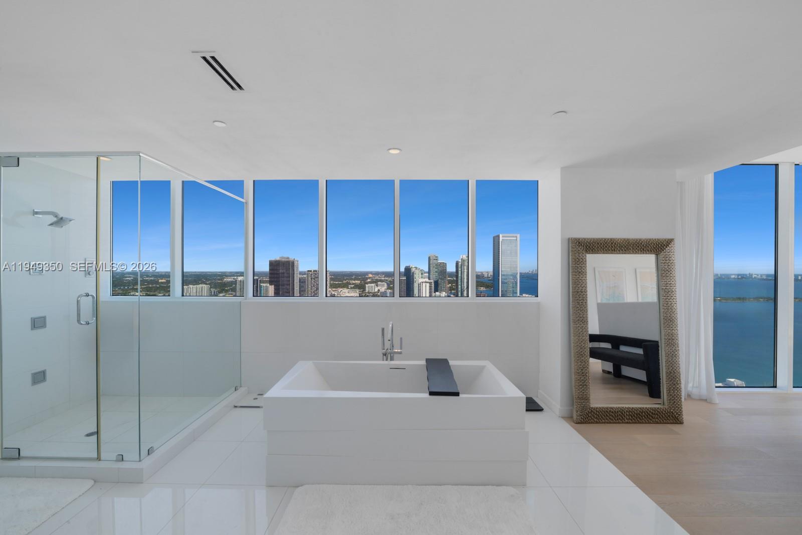 PARAMOUNT BAY CONDO - Residential