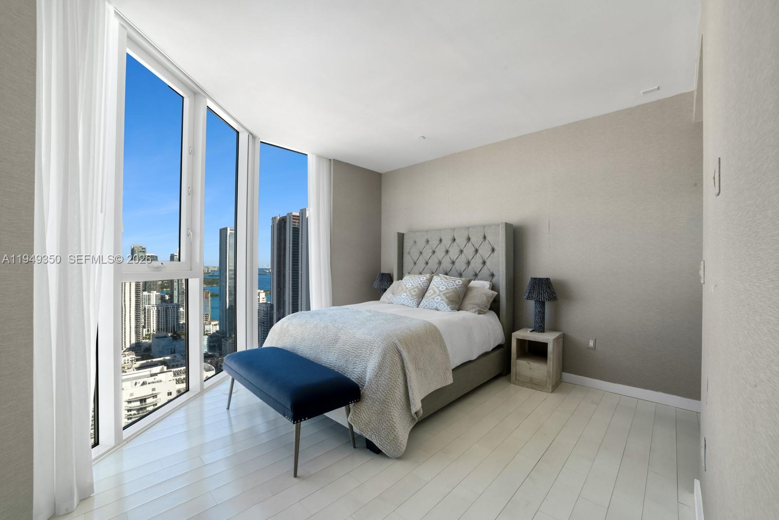 PARAMOUNT BAY CONDO - Residential