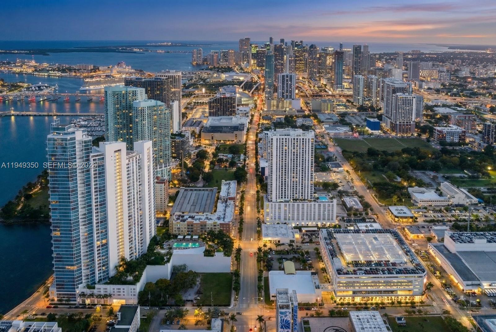 PARAMOUNT BAY CONDO - Residential