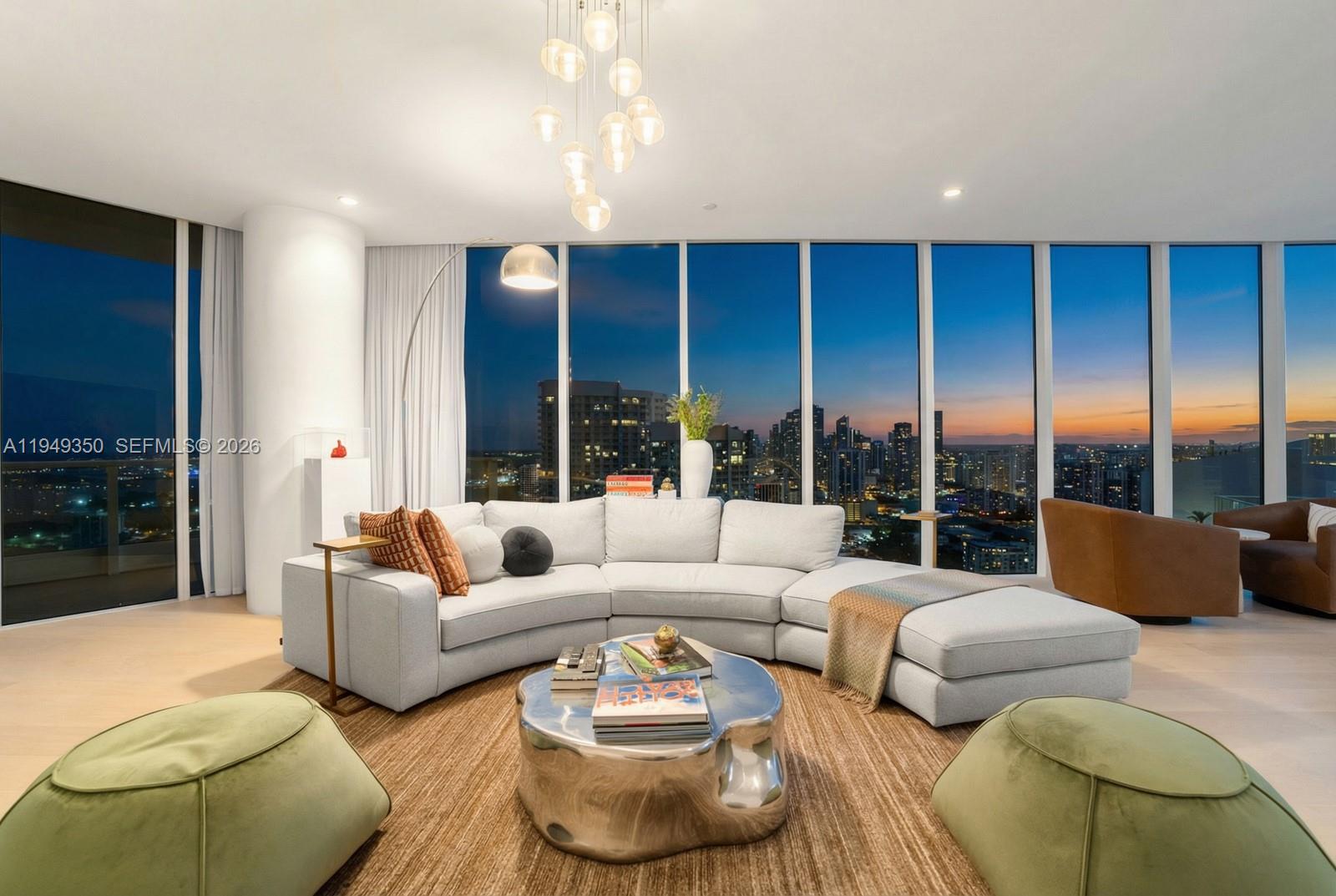 PARAMOUNT BAY CONDO - Residential