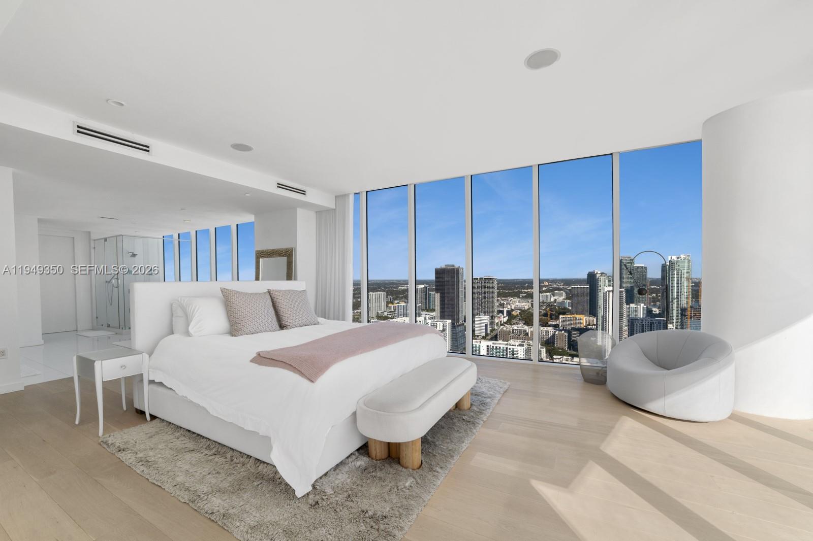 PARAMOUNT BAY CONDO - Residential