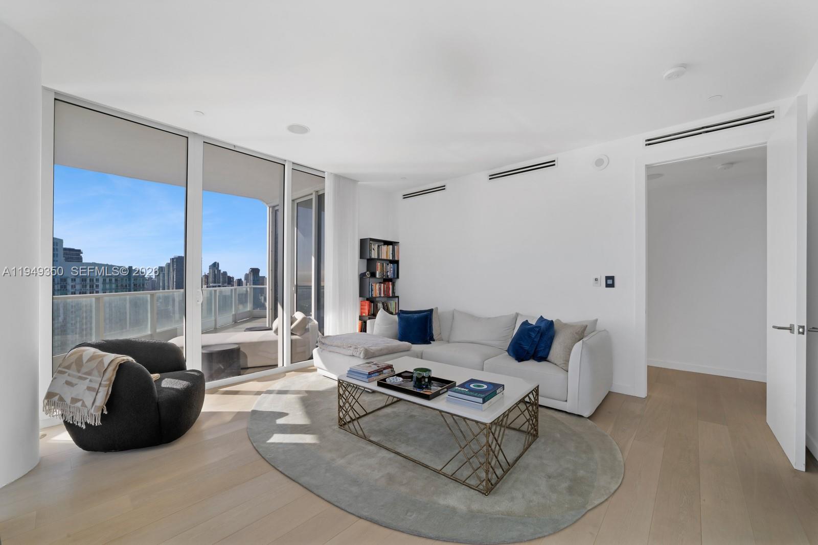 PARAMOUNT BAY CONDO - Residential