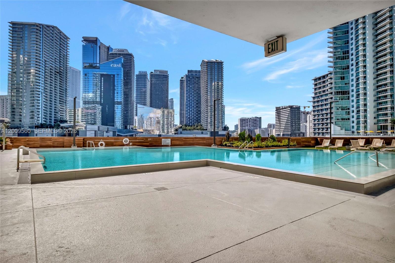 WIND CONDO - Residential