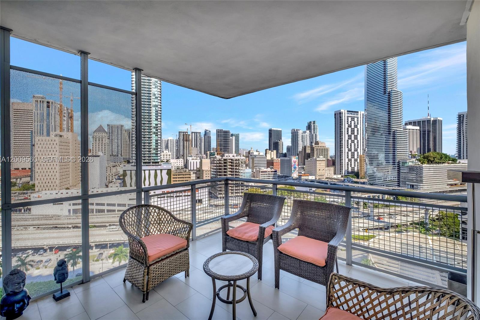 WIND CONDO - Residential