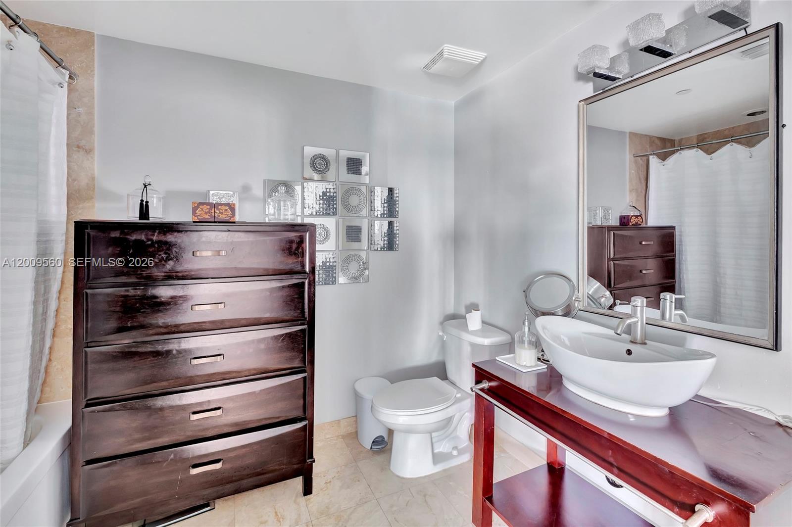 WIND CONDO - Residential