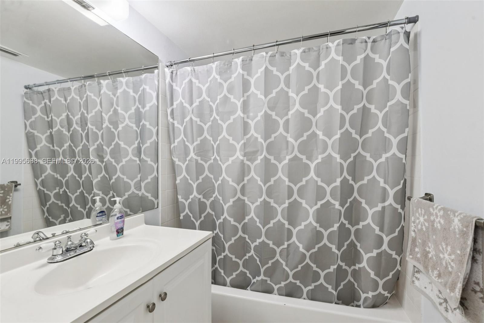 LAKEWOOD VILLAGE - Residential