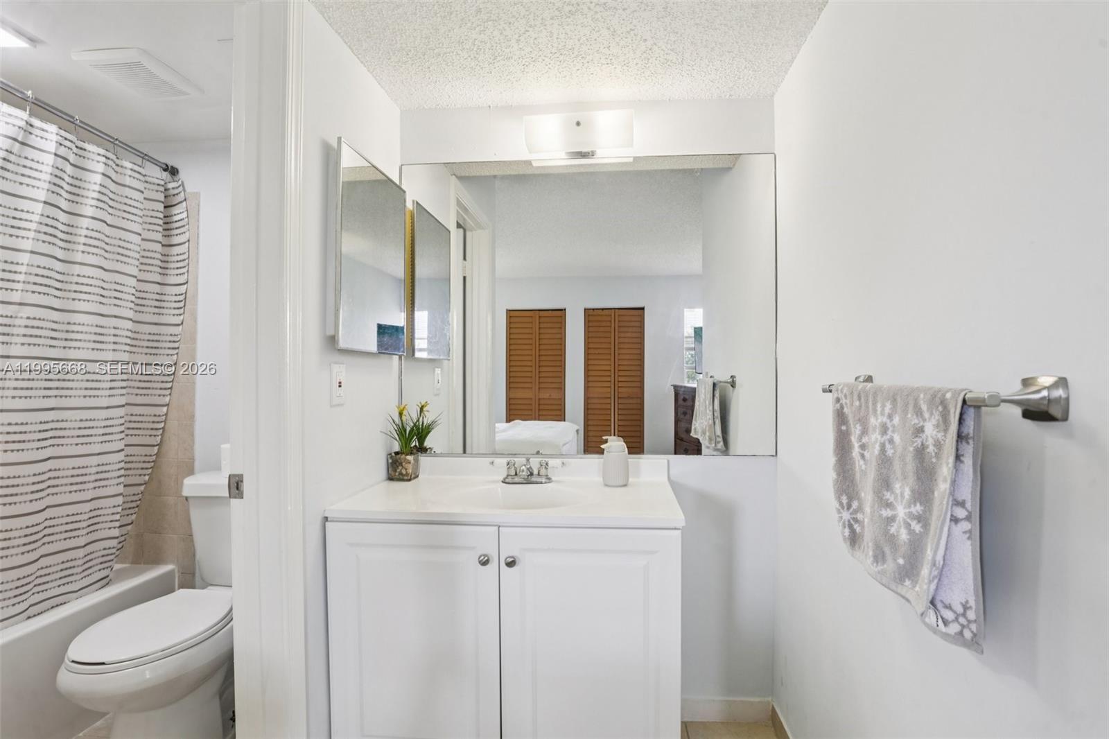 LAKEWOOD VILLAGE - Residential