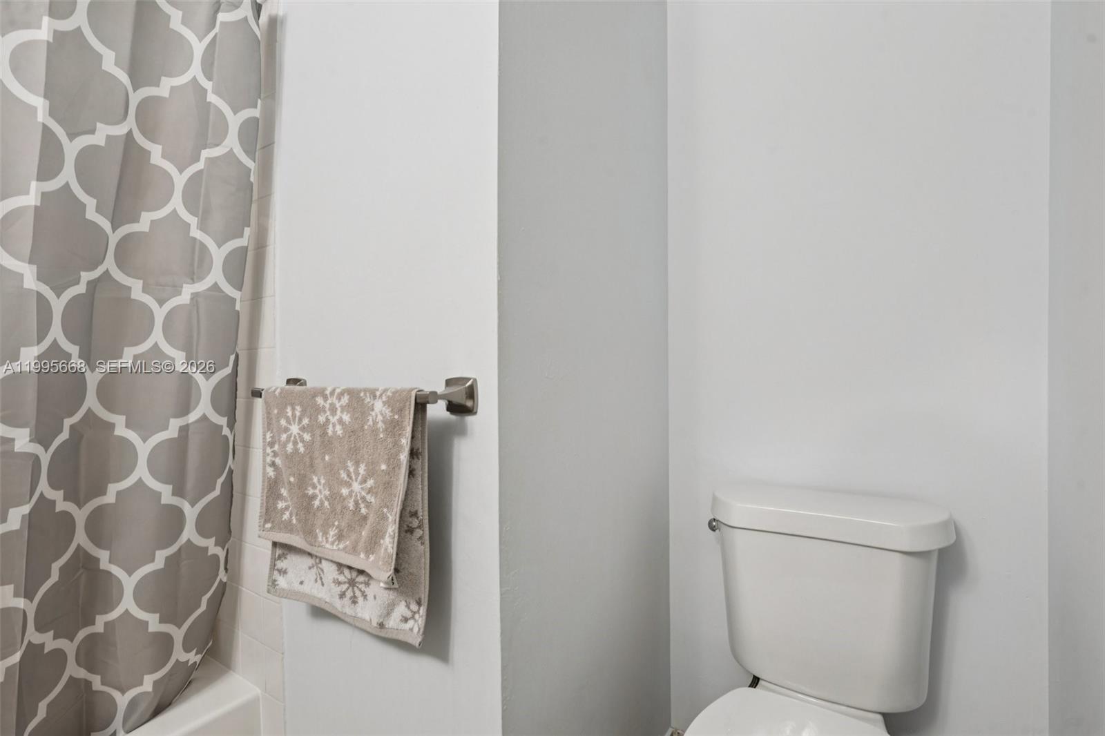 LAKEWOOD VILLAGE - Residential