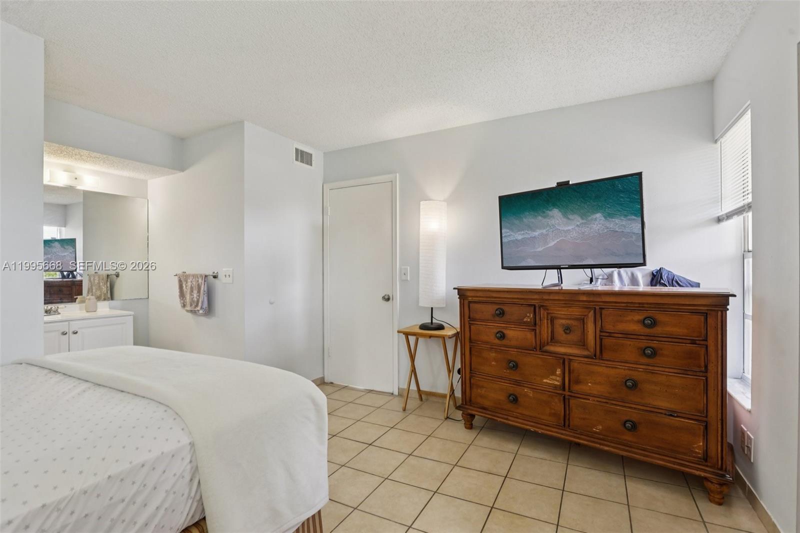 LAKEWOOD VILLAGE - Residential