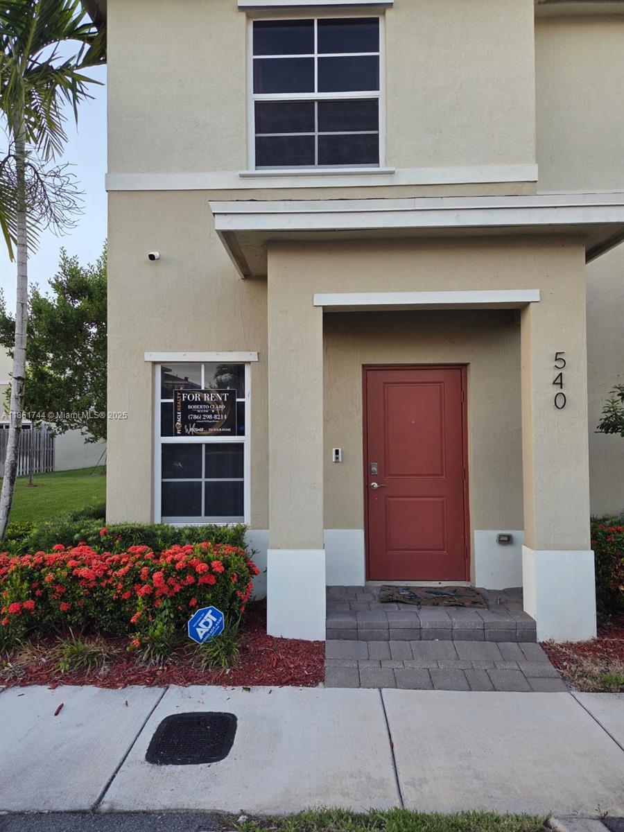 "Spacious 2-bedroom, 2.5-bath townhome corner unit in Keys Pointe subdivision. available for rent! Features include an in-unit washer and dryer, 2 assigned parking spaces, and access to a beautiful community pool and fitness center. Conveniently located near shopping, dining, and major highways. Move-in ready!"