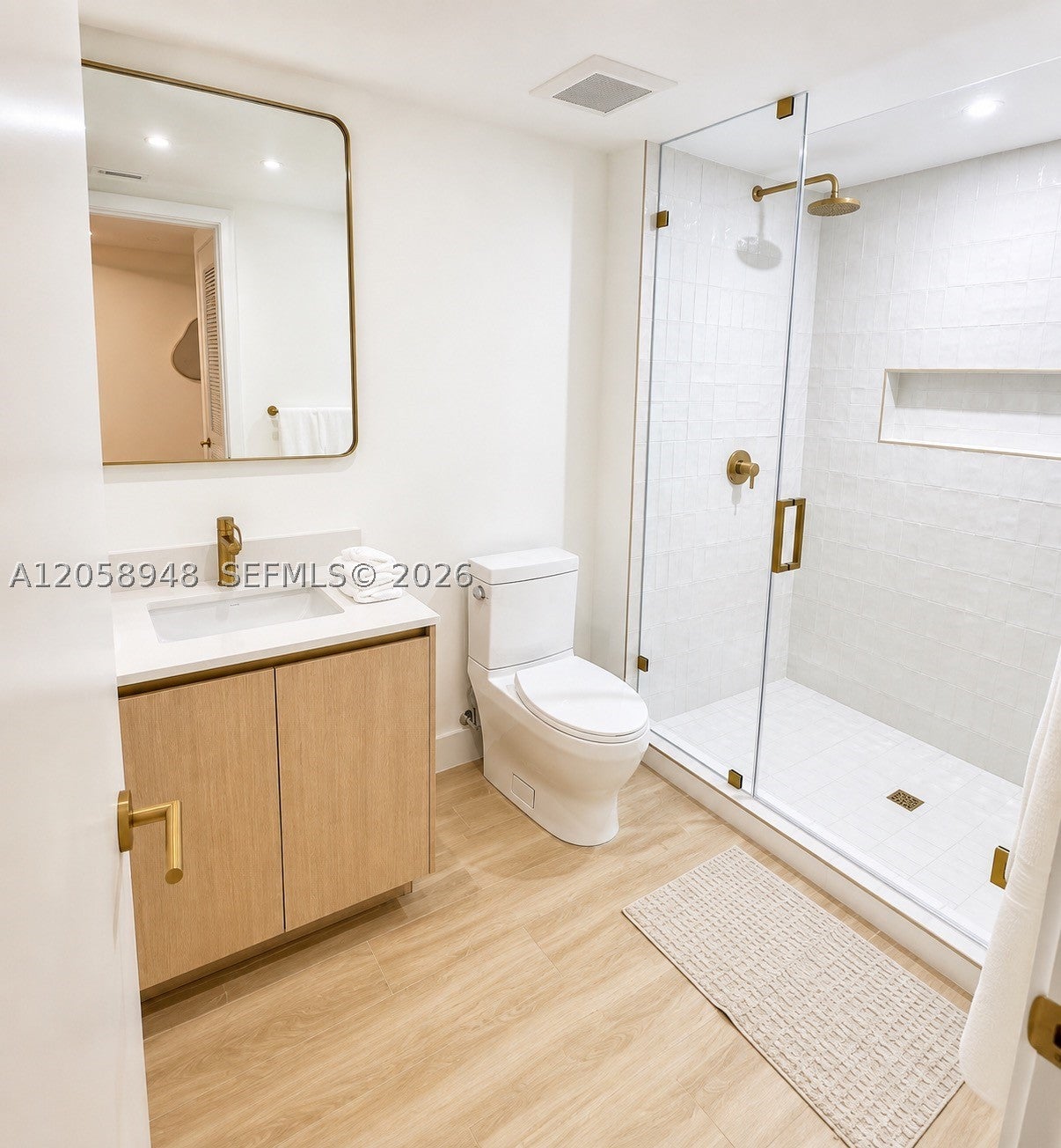 90 NE 32nd St 624